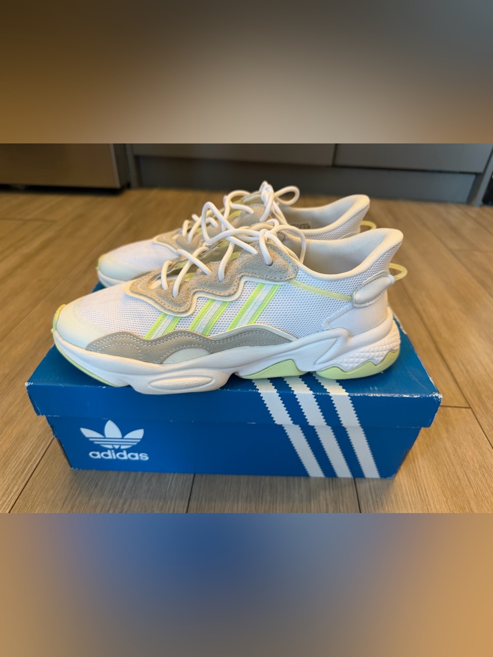 Adidas Original Ozweego White and Green Sneakers NIB